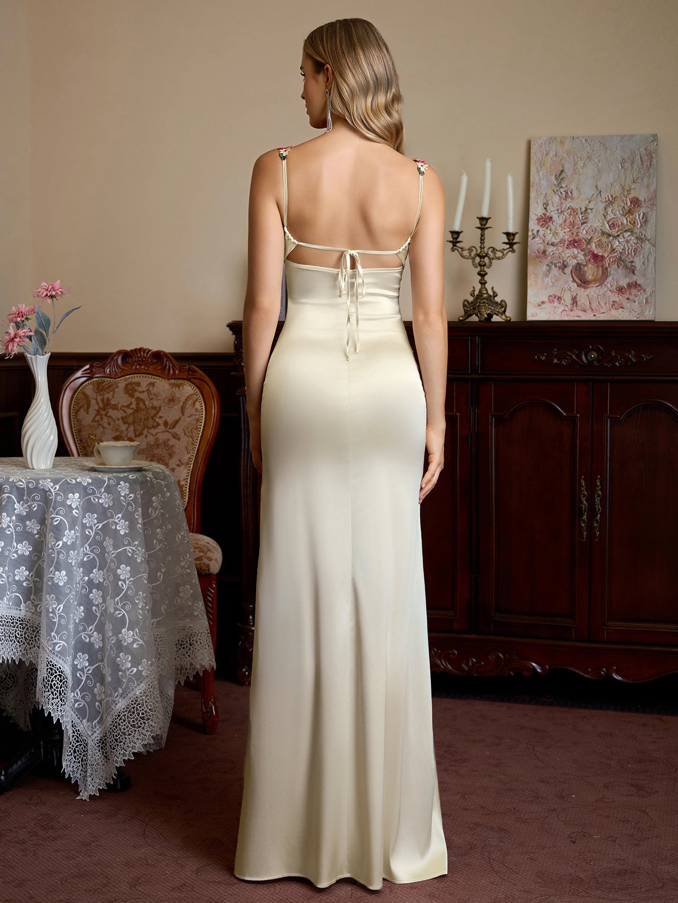 Ariana | Vestido Ajustado de Satén