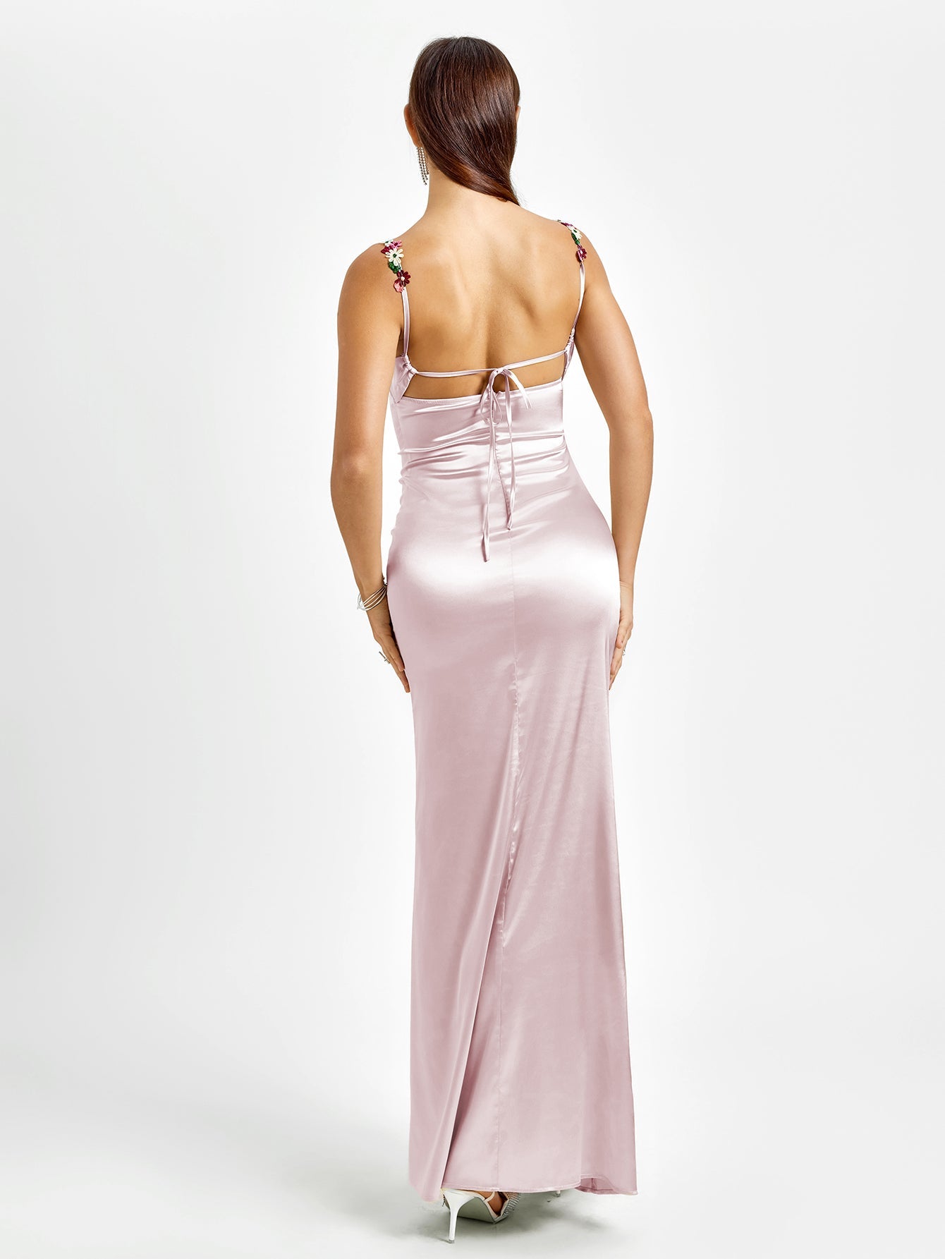 Ariana | Vestido Ajustado de Satén