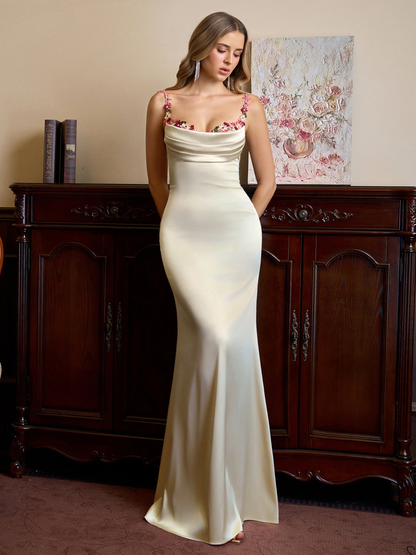 Ariana | Vestido Ajustado de Satén