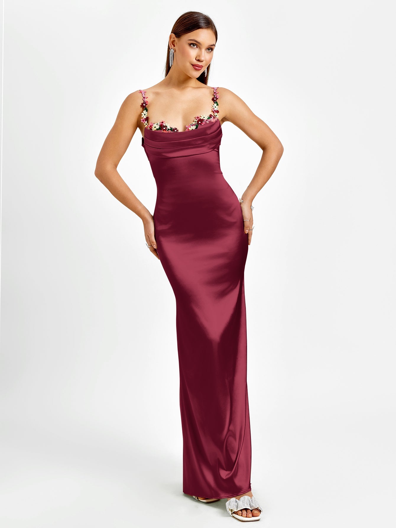 Ariana | Vestido Ajustado de Satén